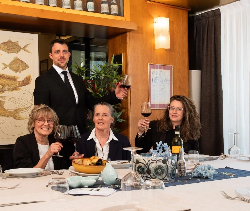 Hotel Alcide, la famiglia Ancillotti con lo staff