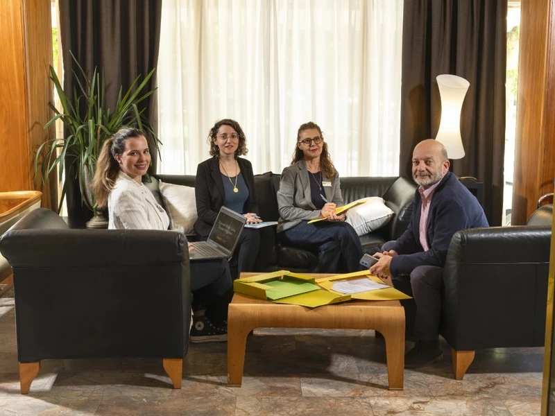 Hotel Alcide, il team negli spazi comuni
